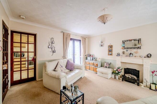 Lounge/Dining Room