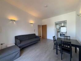 32, Dunster Gardens, London NW6 7NH