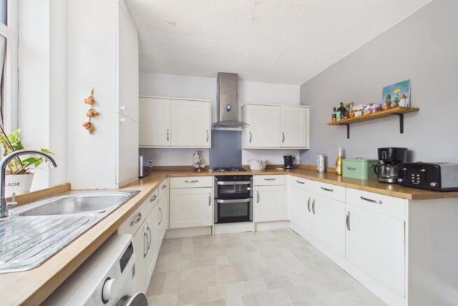 3 bed Terraced for sale Image 6