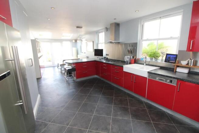 Kitchen/Breakfast...