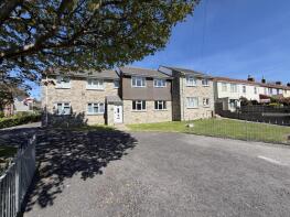 Flat 2, White Rose Court, East Street, Weymouth DT3 4DS
