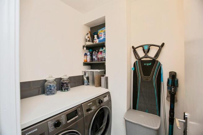 3 bed Town House for sale Image 9