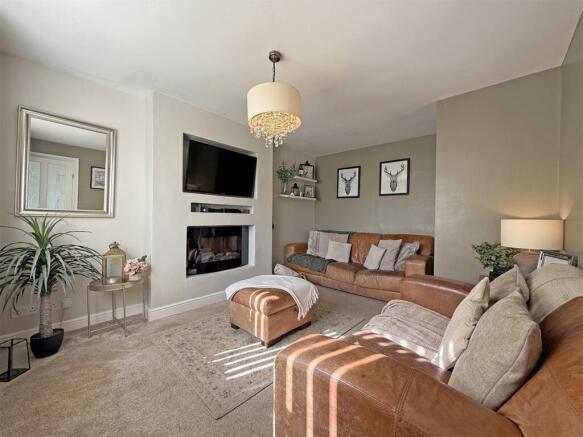 Stephenson Way 4 - Lounge Front...jpg