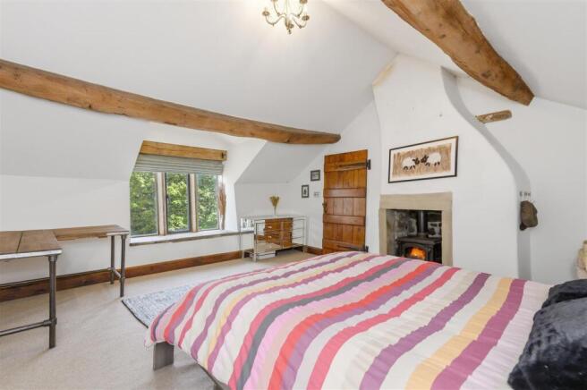 6 bed Detached for sale Image 10