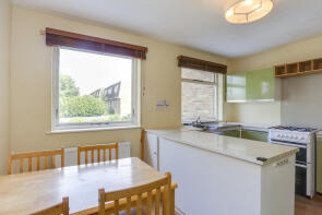 15, Blossom Close, London W5 4YF