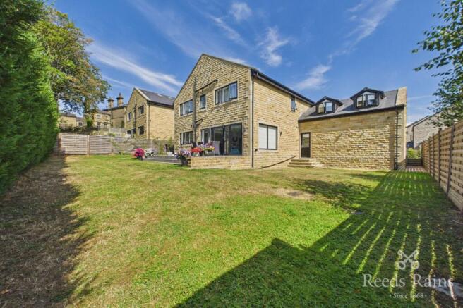 6 bed Detached for sale Image 4