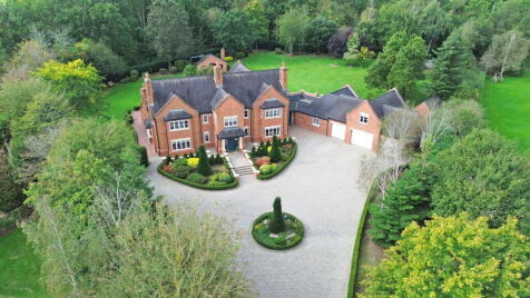 Weaverlake Drive, Yoxall, Staffordshire DE13