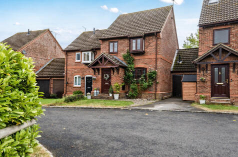 Simkins Close, Winkfield Row, Berkshire