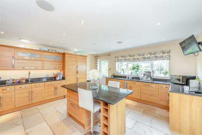 8552685-interior18.jpg