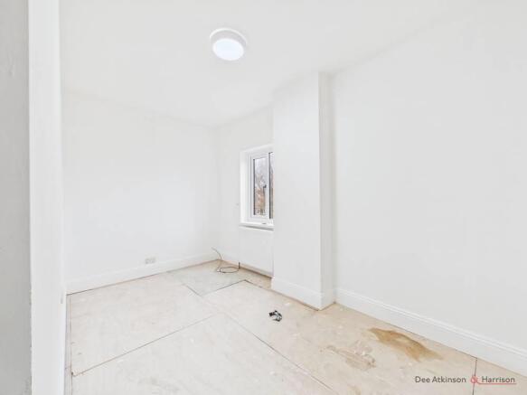 5 bed Detached for sale Image 12