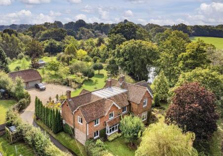 Fosten Lane, Biddenden, Kent, TN27 8EL