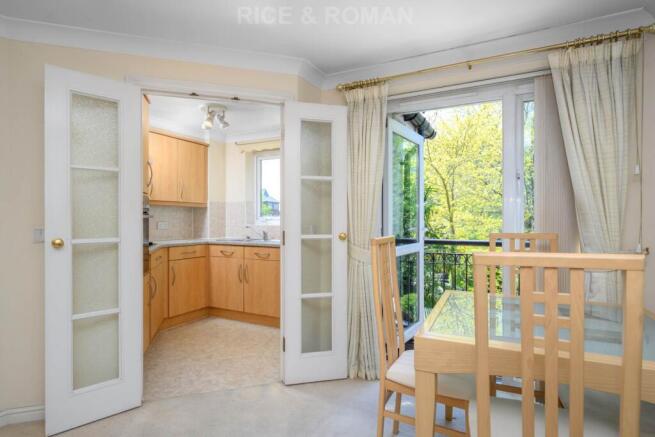 Mead Court, Addlestone photo 5