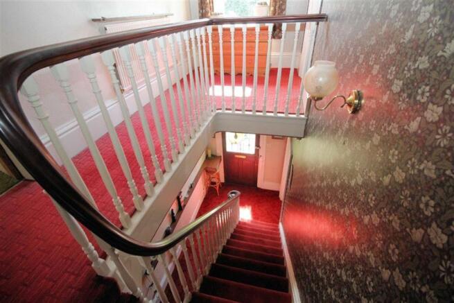 FIRST FLOOR LANDING