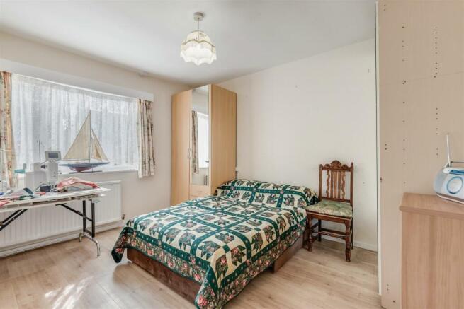 Bed 1.jpg