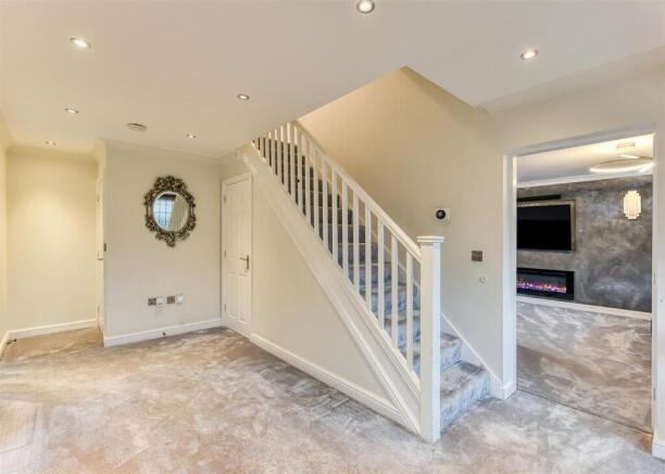 37 Chapel Lane-hall2.jpg