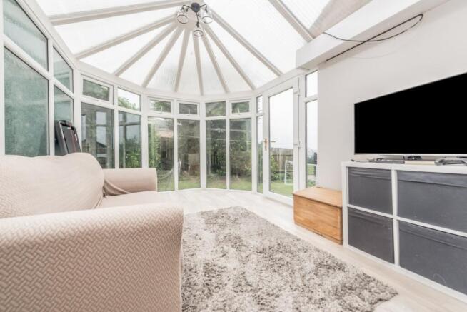 4 bed Semi-Detached for sale Image 10