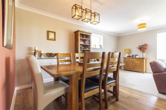Lounge/Dining Room