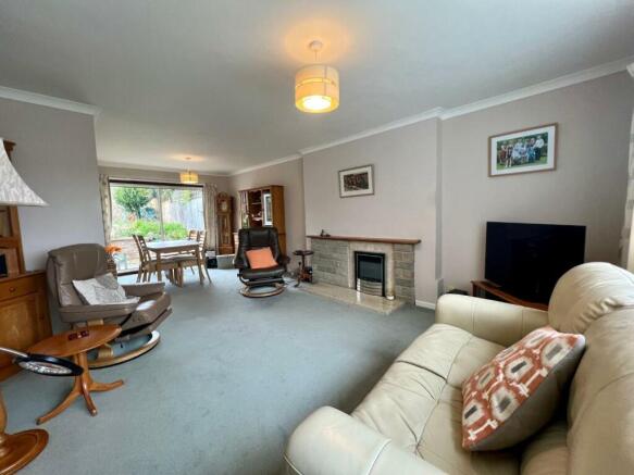 Lounge1.jpg