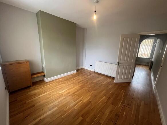 2 bed End of Terrace to rent Image 6
