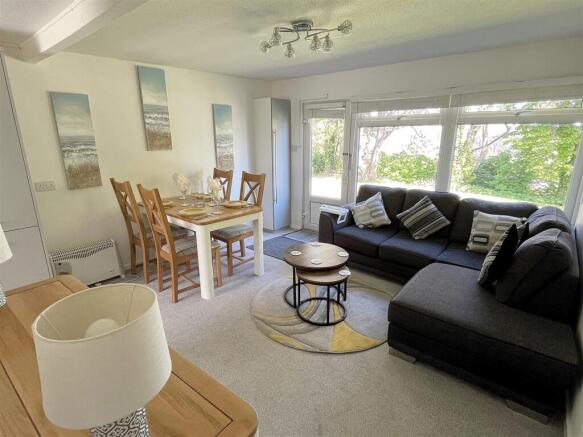 Lounge Diner Alternative.jpg