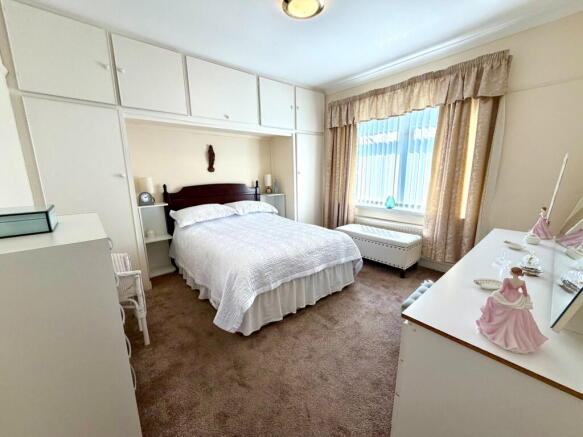 2 bed Detached Bungalow for sale Image 12