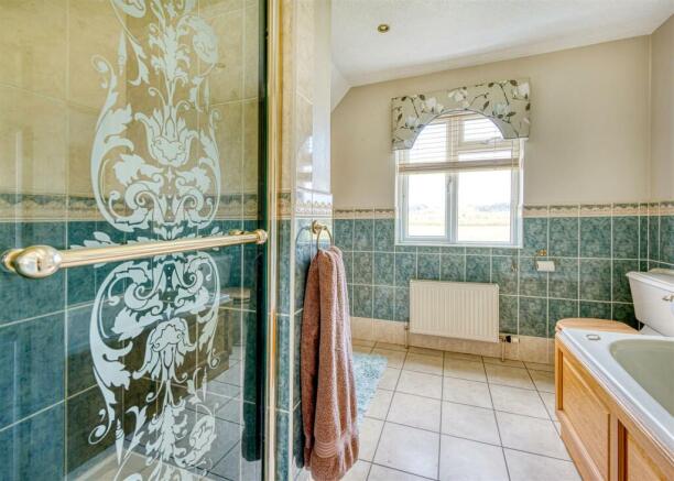 Awbridge House-bath1.jpg