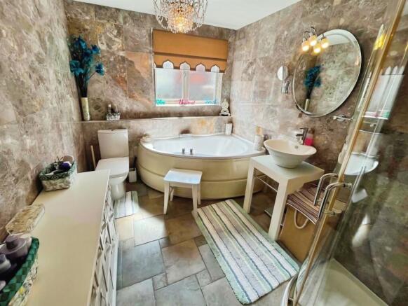 3 bed Detached Bungalow for sale Image 10