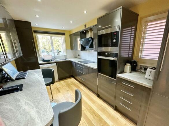 Kitchen.JPG