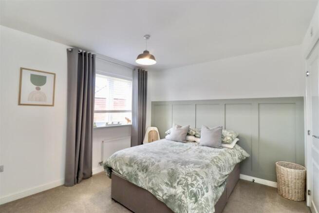 4 bed Detached for sale Image 7