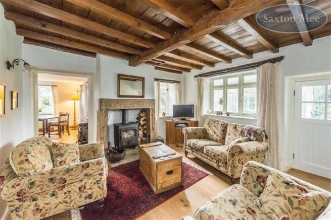 BEAUTIFUL SPACIOUS COTTAGE LOUNGE