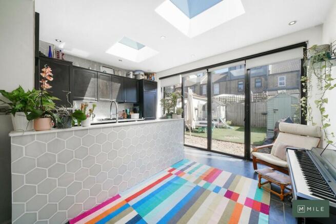53 Yewfield Road ...