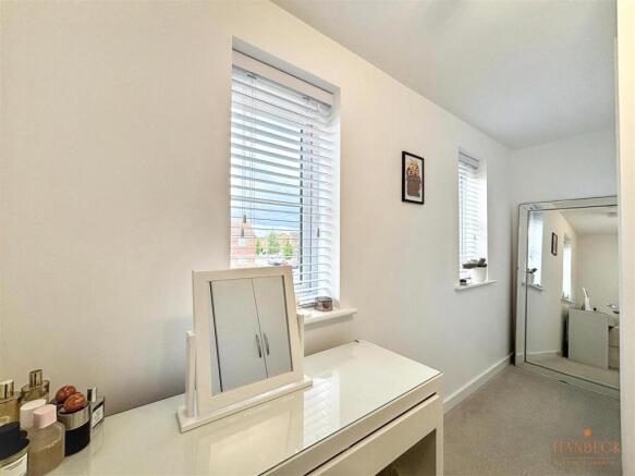 3 bed Terraced for sale Image 12