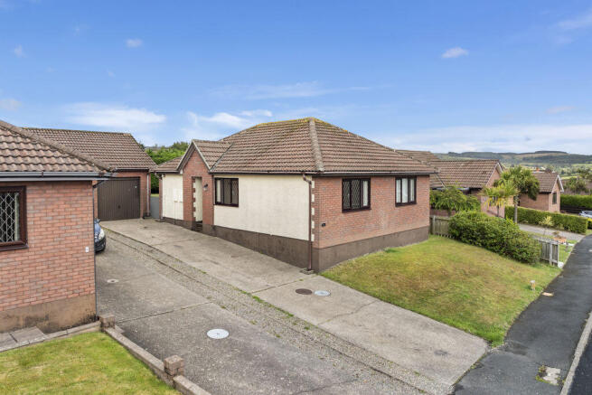 6 Hawthorn Close