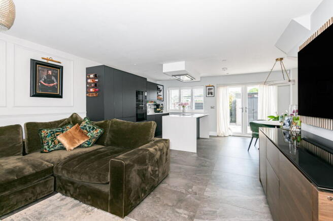 4 bed Link Detached House for sale Image 8