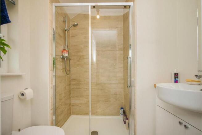 4 bed Detached for sale Image 12