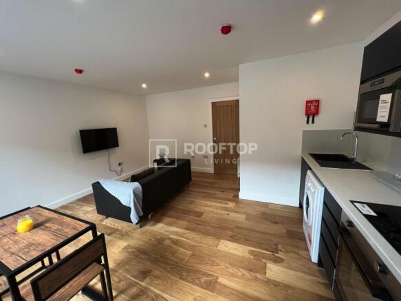 royal-park-road-ls6-1fr-1059864