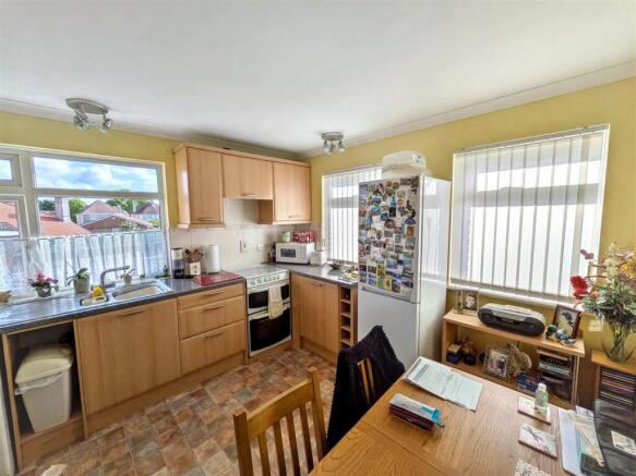Kitchen / dining room