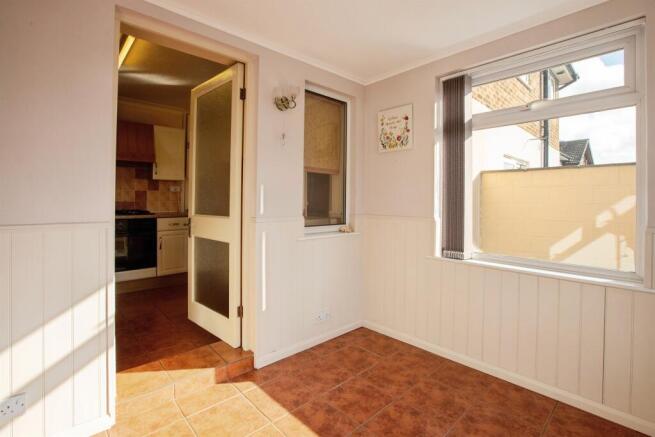 Charles Avenue, Eastwood, NOTTINGHAM photo 4