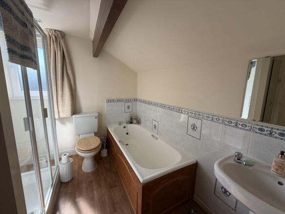 4 bed Terraced for sale Image 10