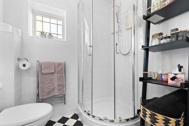 ENSUITE SHOWER ROOM