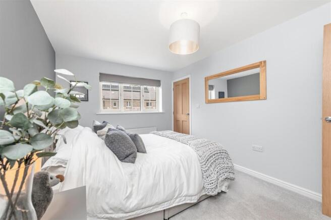 4 bed Detached for sale Image 7