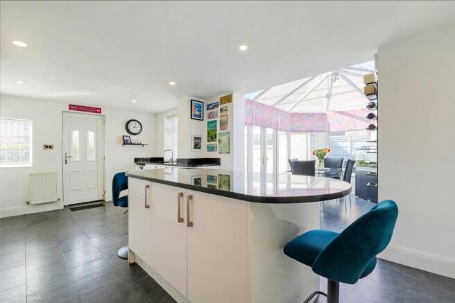 3 bed Semi-Detached for sale Image 8