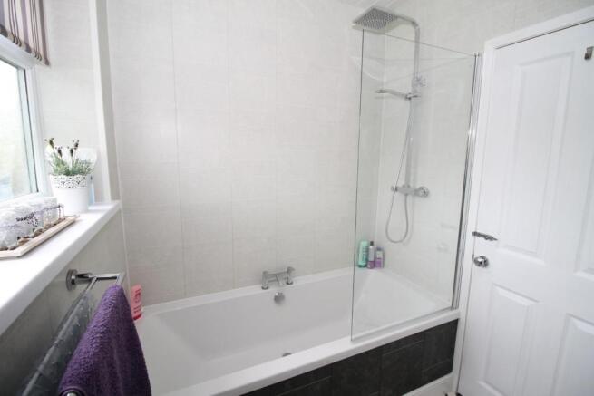 BATHROOM/WC