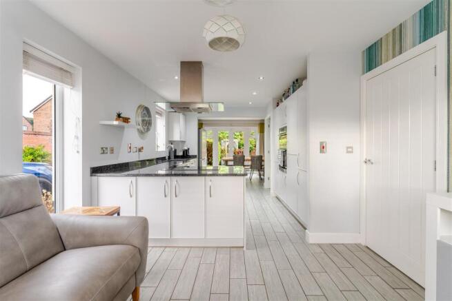 4 Brook Gardens Langford 8.jpg