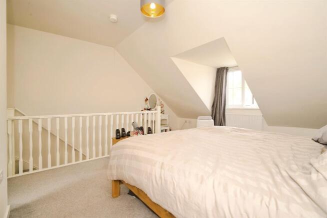 3 bed Semi-Detached for sale Image 7