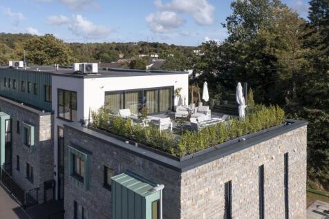 Minafon, Cowbridge, CF71