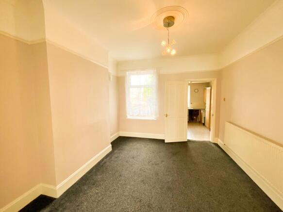 3 bed Terraced to rent Image 4