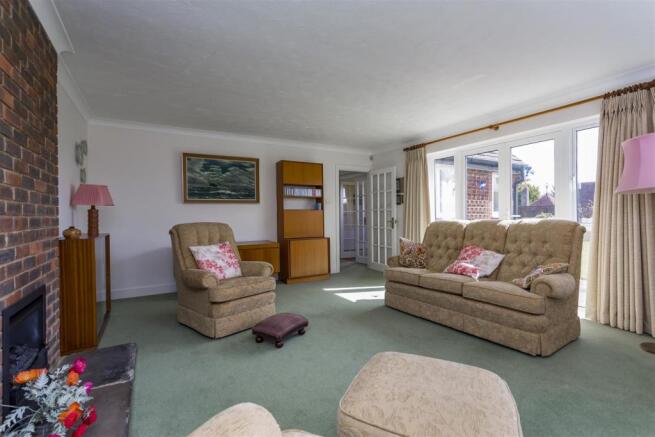 SOUTH FACING SITTING ROOM