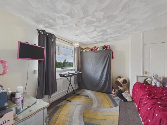 4 bed Semi-Detached for sale Image 9