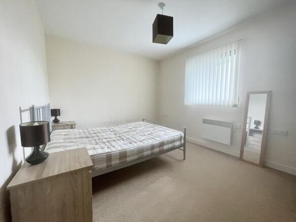 1 bed Apartment to rent Image 11